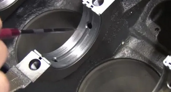 یاتاقان زدن به چه معناست؟ یاتاقان زدن به چه معناست؟